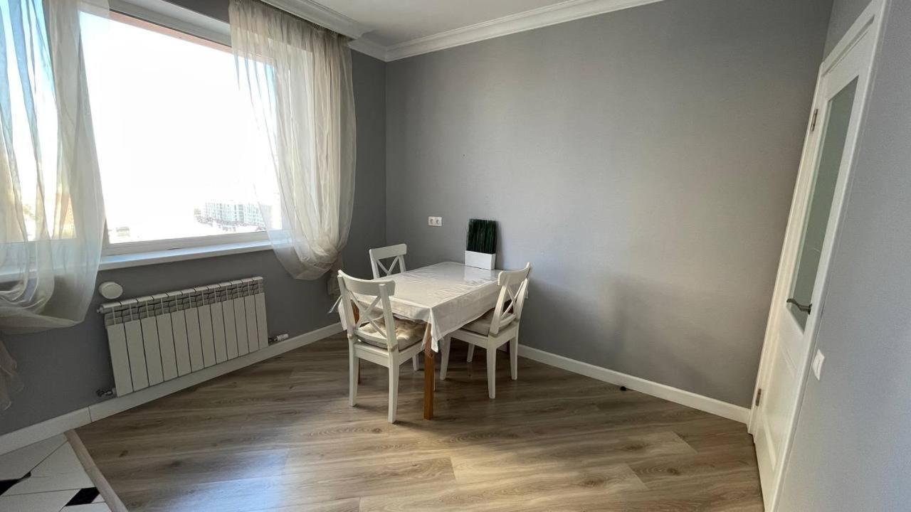 Ernaz Plus Apartments: Sauran-Towers Akmola Esterno foto